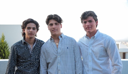  Diego Gallegos, Piero Pizzuto y José Benavente.
