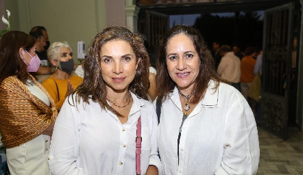  Mayra Ortega y Esther Sandoval.