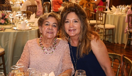  Teresa Martinez de Viramontes y Patricia Martin del Campo.