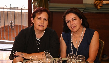  Guadalupe Fernández y Juliana Garza.