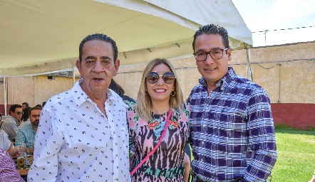  Toño, Itxel Acosta y Carlos Mario.