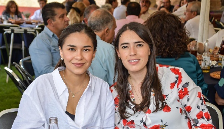  Valeria Rodríguez y Elizabeth González.