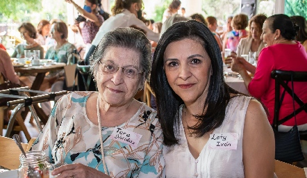  Leticia Ivón y Tere Dibildox.