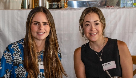  Marianne Velasco y Roberta Martínez.