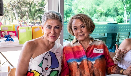  Margarita Padilla y Mireya Narváez.