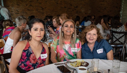  Doris Mosqueda, Estela Mosqueda y China Lozano de Gil.