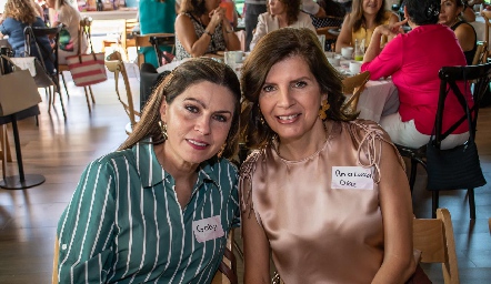  Gaby Goldaracena y Ana Lucia Díaz.