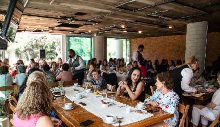 Desayuno del Día de las Madres del Fraccionamiento Campestre