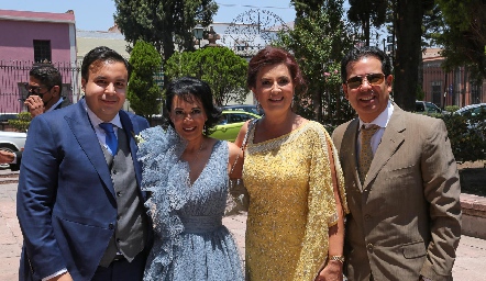  Turrubiartes, Rosy Vázquez y Héctor Hernandez.