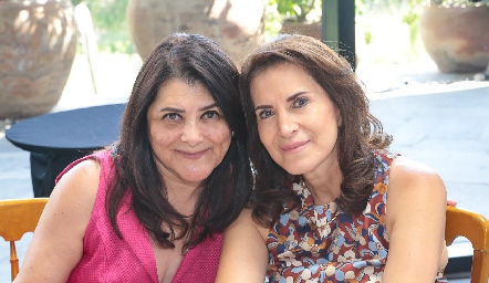  Alejandra Lo y Adriana Martínez.