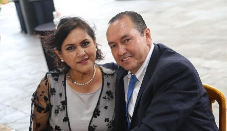  Ruth de Valle y Juan Carlos Valle.