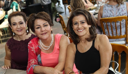  Martha Espinosa, Hilda Chávez y Martha Elena Jasso.