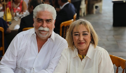  Alejandro Delgado y Mónica Velazquez.