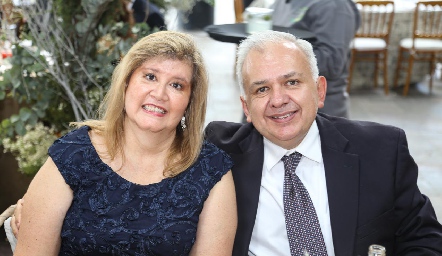  Alejandra Oliveros y Carlos Contreras.