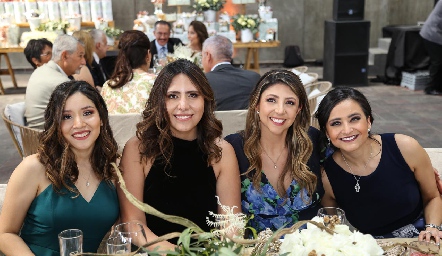  Fernanda, Lorena Arias, Daniela Puentes y Rosa Emma Alonso.