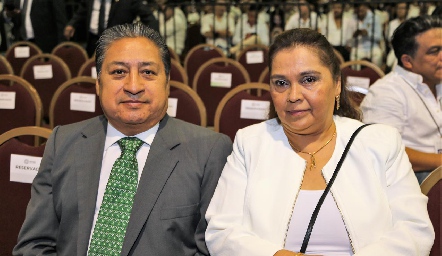  Dip. Gilberto Hernández y Rosa María.