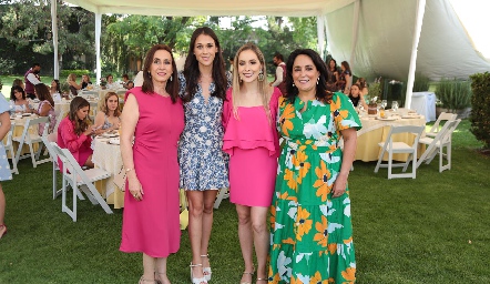  Carmen Bravo, Carmelita Del Valle, Laura Bravo y Laura de Bravo .