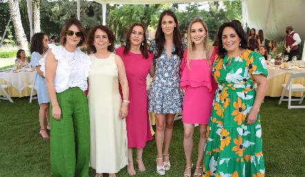  Vero Malo, Lucía Bravo, Carmen Bravo, Carmelita Del Valle, Laura Bravo y Laura de Bravo.