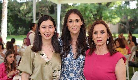  Montse Del Valle, Carmelita Del Valle y Carmen Bravo .