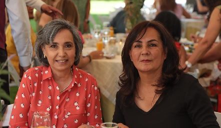 Martha Castro y Marian Rodríguez .
