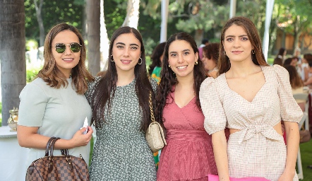 Samantha Pérez, Isabela Zollino, Paola Córdova y Paola Gutiérrez .