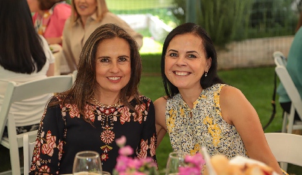  Alejandra Viramontes y Elsa Trujillo .