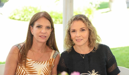  Guadalupe Del Valle y Jana Del Valle .