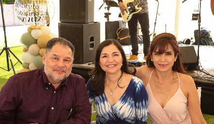  Rodolfo Camacho, Lolis Domínguez y Georgina Rodríguez.