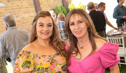  Rosantina Reyes y Lourdes Espinosa.