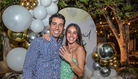  José Manuel Lázaro y Natalia Navarro se comprometieron en matrimonio.