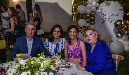  Jaime Navarro,  Claudia Nava de Navarro, Cristina Navarro y Martha Licón.