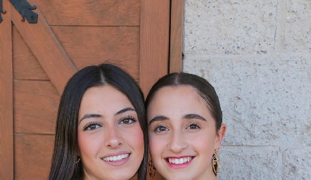  Marina Nieto y Sofía Oliva.