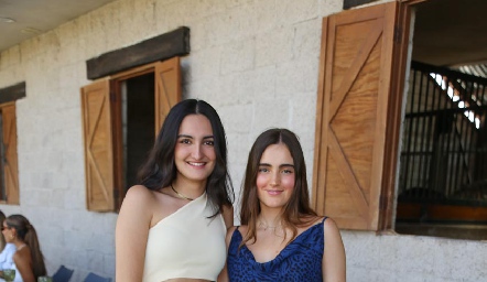  Lorenza Gárate y Lorena de la Garza.