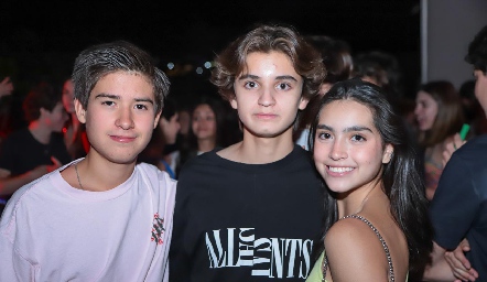  Marcelo, Santiago y Valentina .