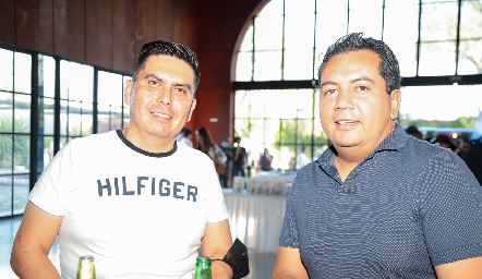  Adán Morales y Miguel Orozco.