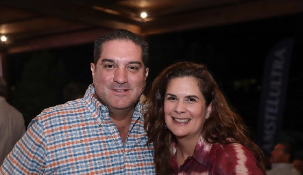  Fernando Macías y Erika Gomez .