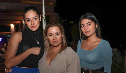  Marina Raquel, Jessica Cordoba y Maru Moreno .