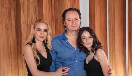  Emilio Ciuffardi, Melissa Fernández y Valentina.