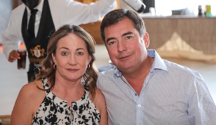  Rosalva Espinosa y Xarlos Viramontes .