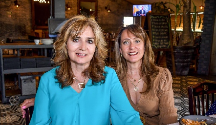  Lula Reynoso y Mónica Navarro.