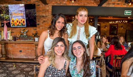  Ale Lomelí, Isabel Torres, Liz Carmona y Sophia Alvarado.