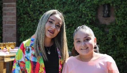  Camila y Karime.
