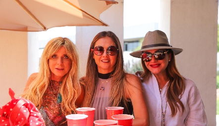 Cristi Reyes, Beatriz Villegas y Ana Acuña.