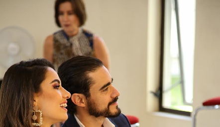  José Luis Villaseñor y Marcela Díaz Infante con su hija Carlota.