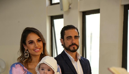  José Luis Villaseñor y Marcela Díaz Infante con sus hijos Carlota y José María.