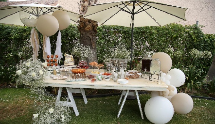  Mesa de postres.