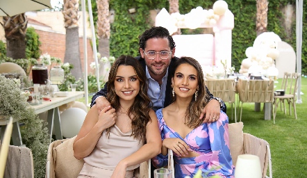  Abraham Salgado, Gaby y Marcela Díaz Infante.