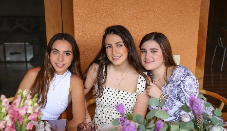  Mariana Anaya, Ximena Nieto y Christianne Cambeses.