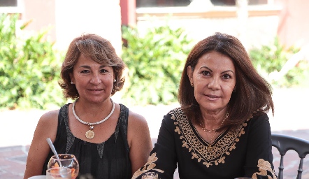  Mayita Heinze y Martha Ortiz.