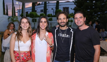  Cristina Jerez, Daniela Lavín, Efraín Barrera y Miguel Álvarez.
